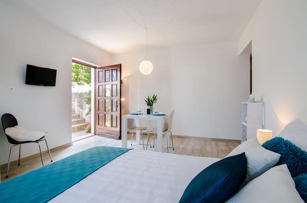 Studio Apartment Stella ลาบิน ภายนอก รูปภาพ