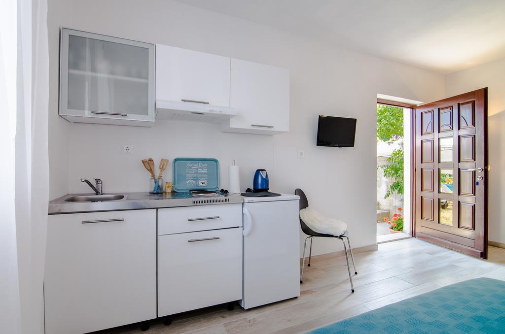 Studio Apartment Stella ลาบิน ห้อง รูปภาพ